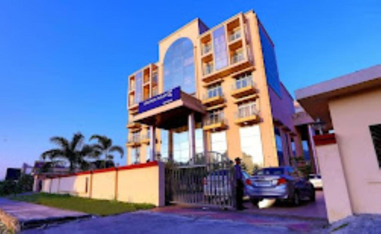 The Fern Residency Haridwar Hotel Bagian luar foto